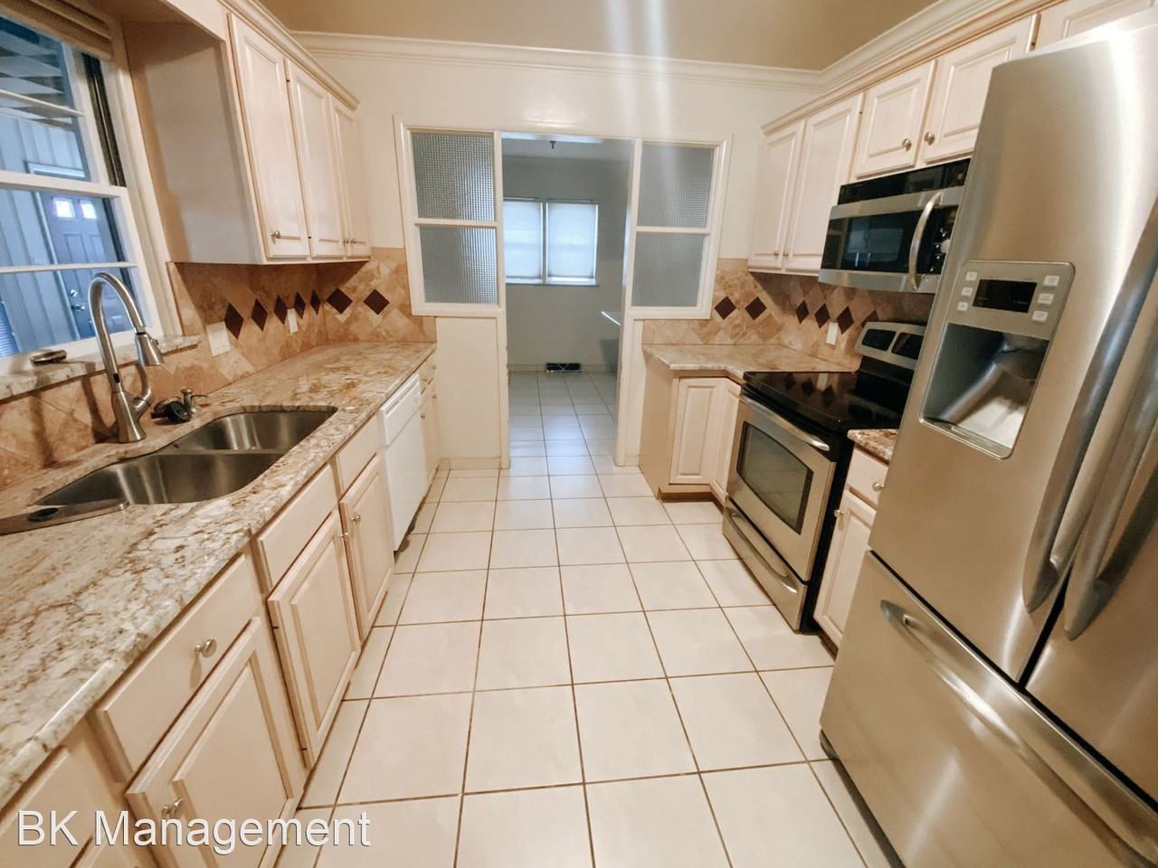 715 Meridian St - Photo 3 of 15