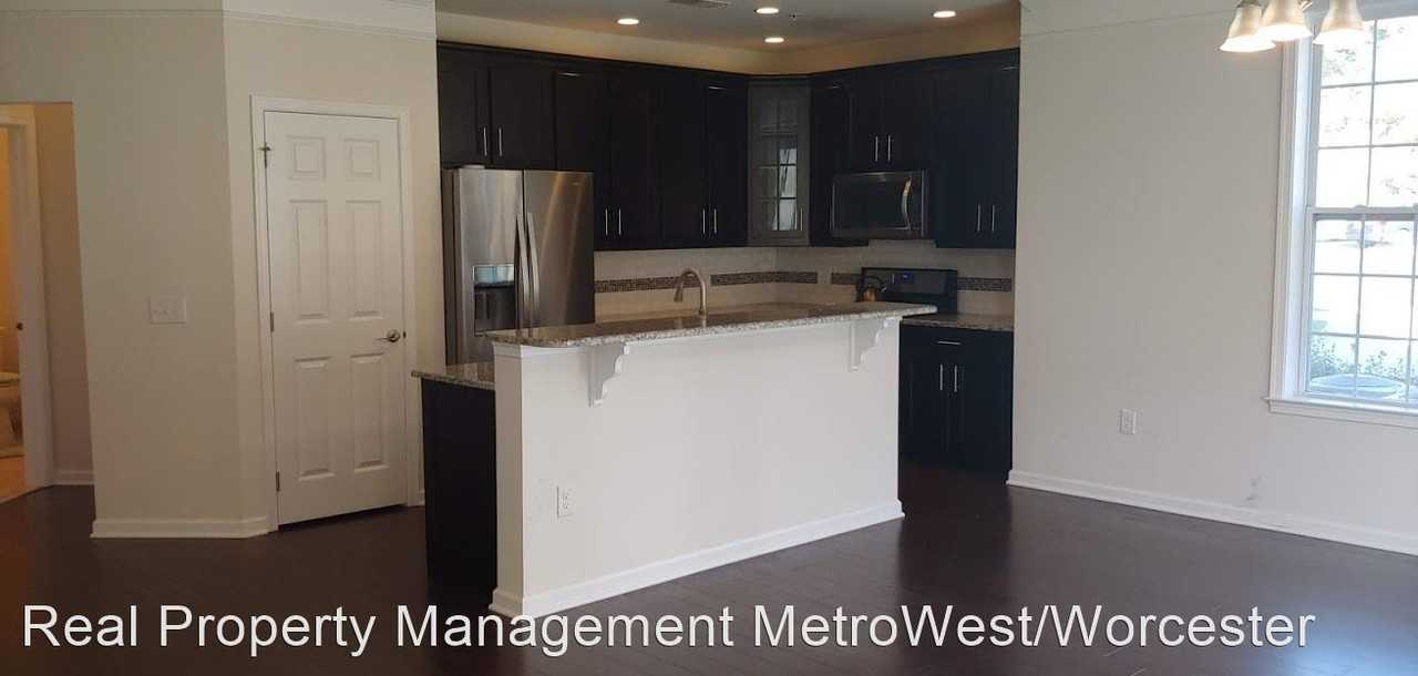 108 Deacon Shattuck Way - Photo 3 of 25