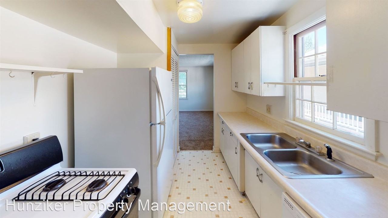 520 Carroll Ave - Photo 2 of 5