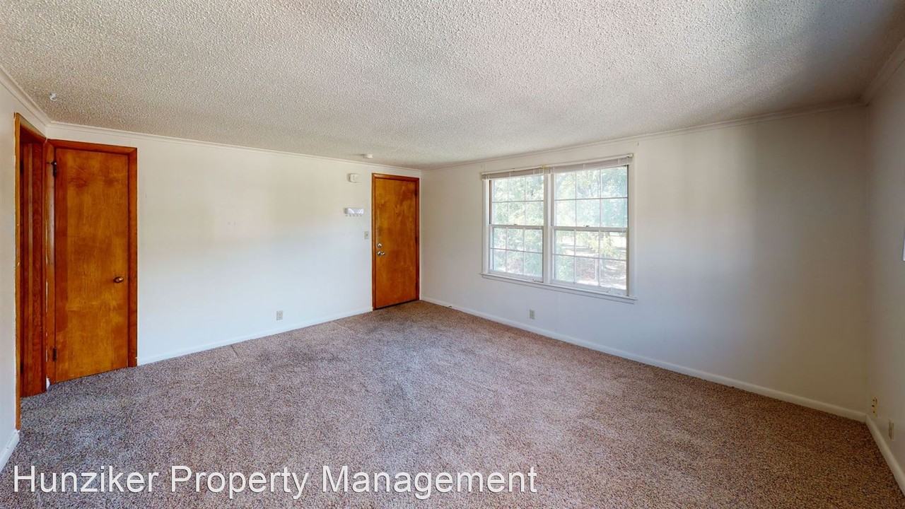 520 Carroll Ave - Photo 3 of 5