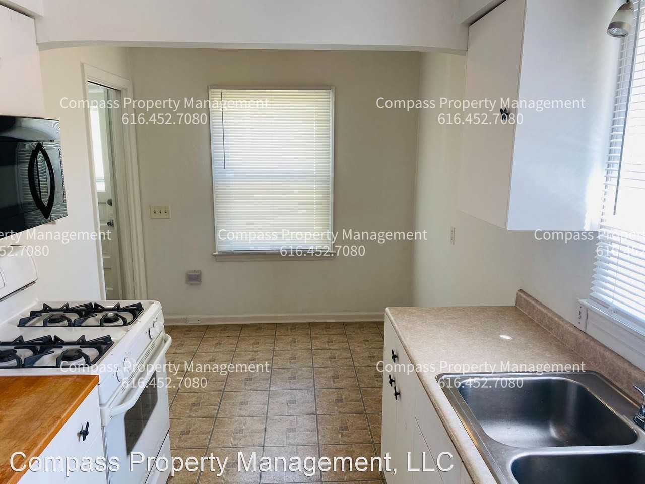 1117 Veto St Nw - Photo 3 of 13