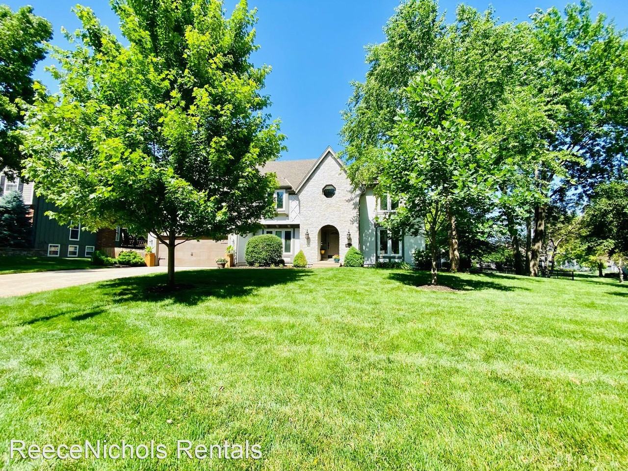 12417 Sagamore Rd - Photo 3 of 50