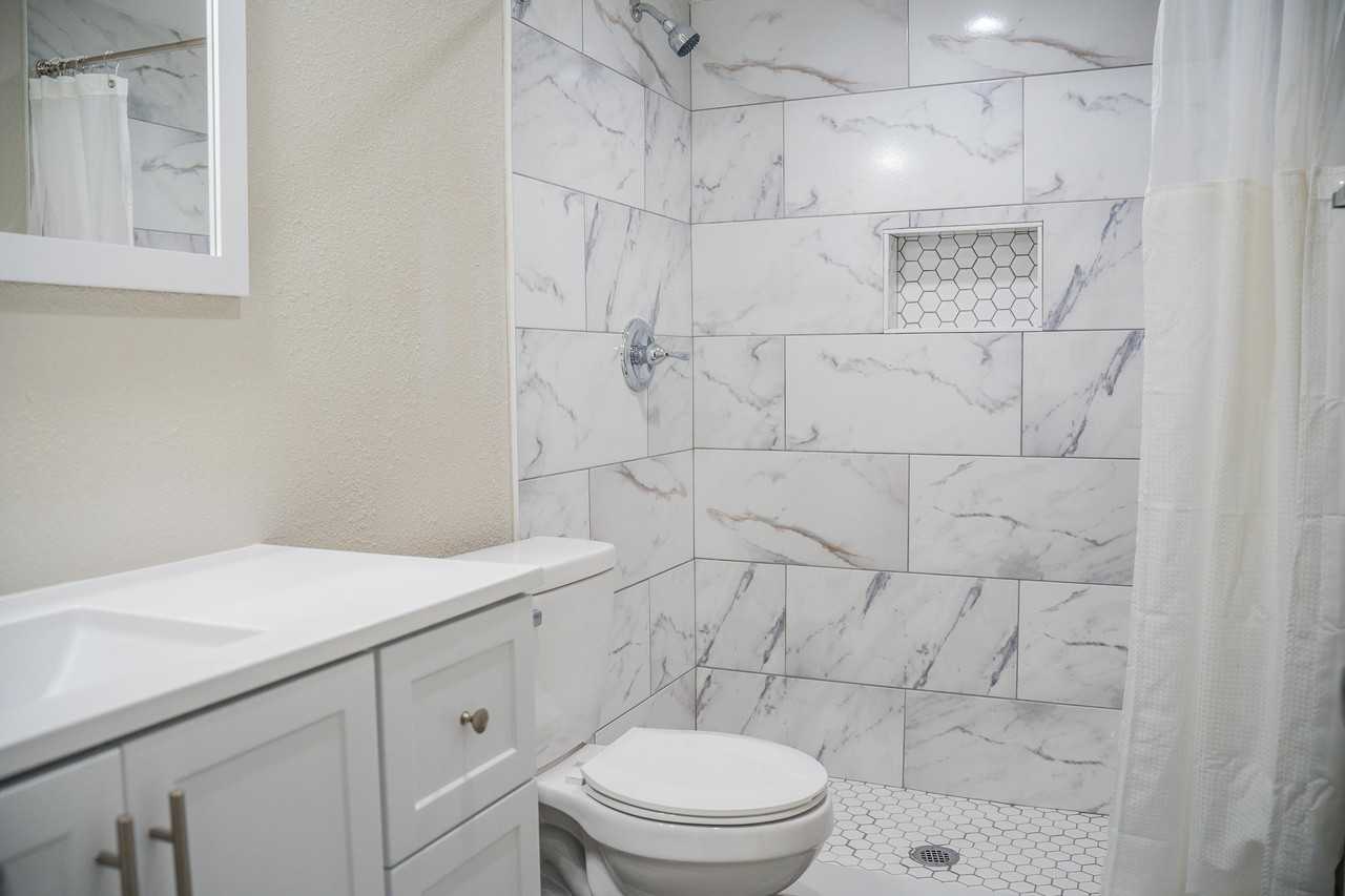 Flame Ave - Photo 2 of 6