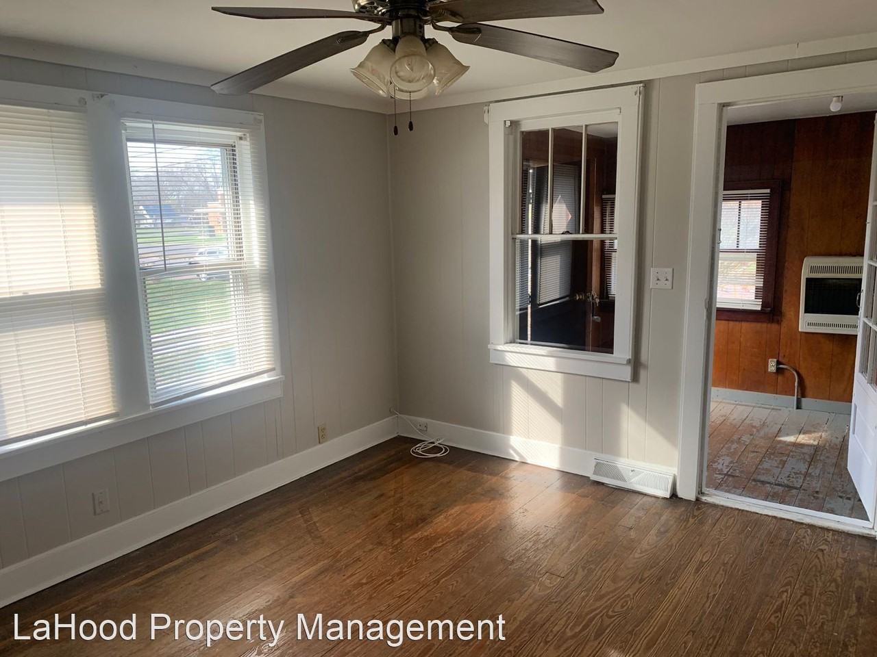 321 Oakwood Ave - Photo 2 of 18