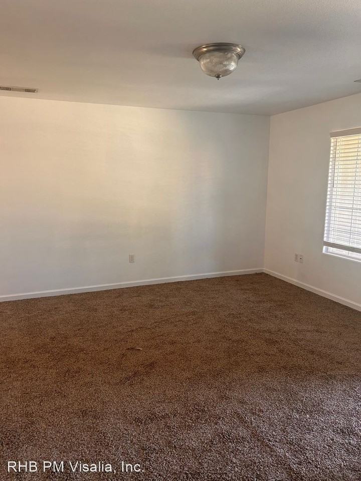 2215,2217,2221,2223 E Cherry - Photo 3 of 4