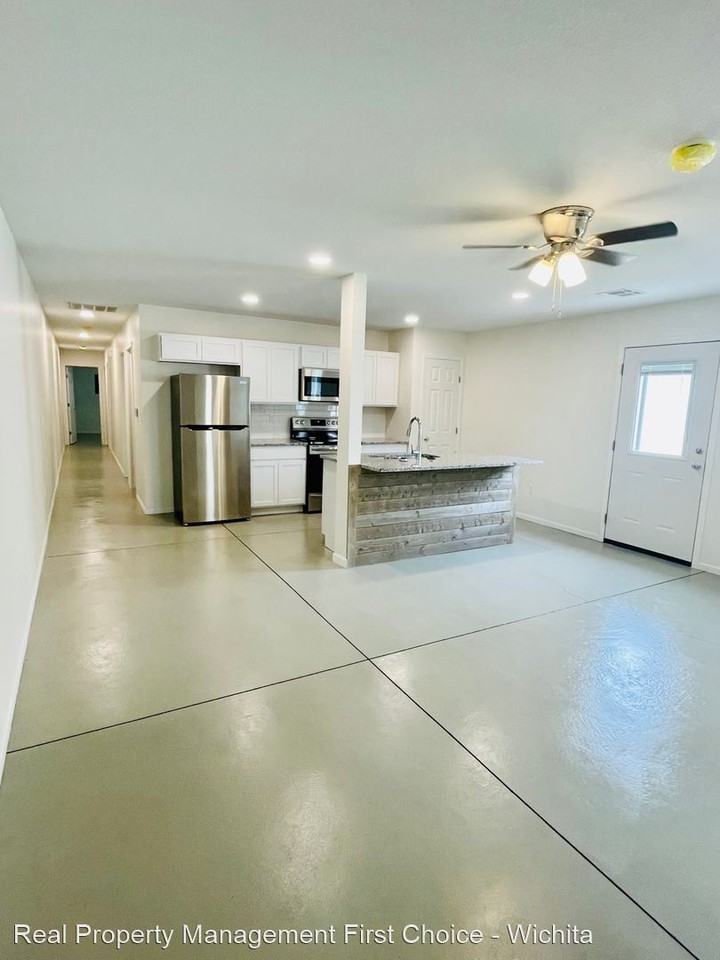 1518 N Madison Ave - Photo 3 of 37