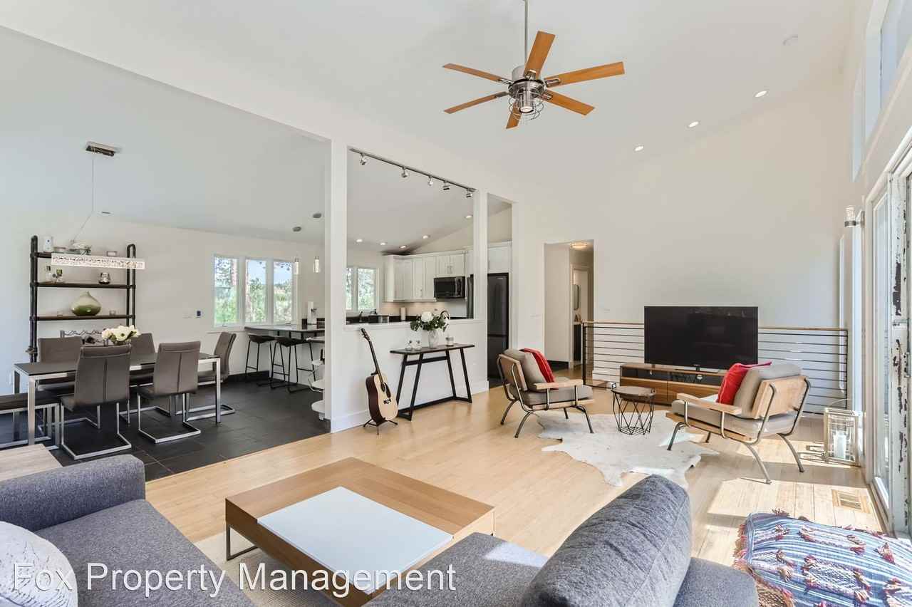 215 Broken Fence Rd - Photo 2 of 31