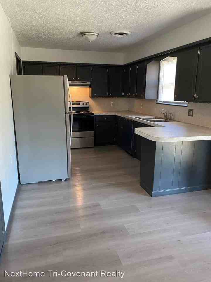 1618 Se Clover Ln - Photo 3 of 11