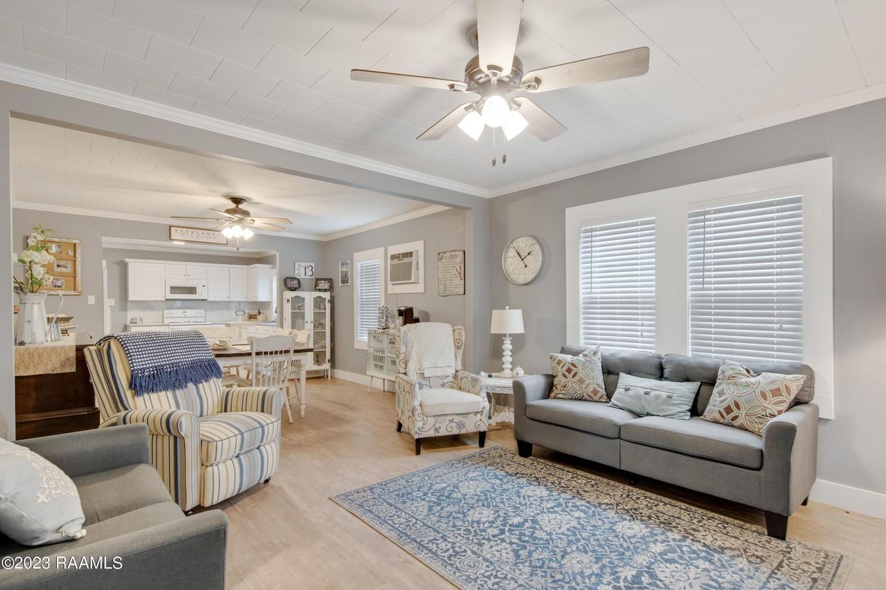 1006 Jackson Ave - Photo 2 of 15