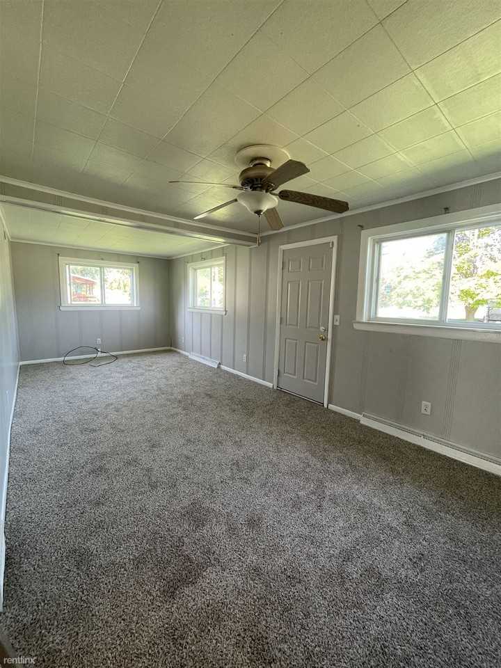 2103 Green St - Photo 2 of 2