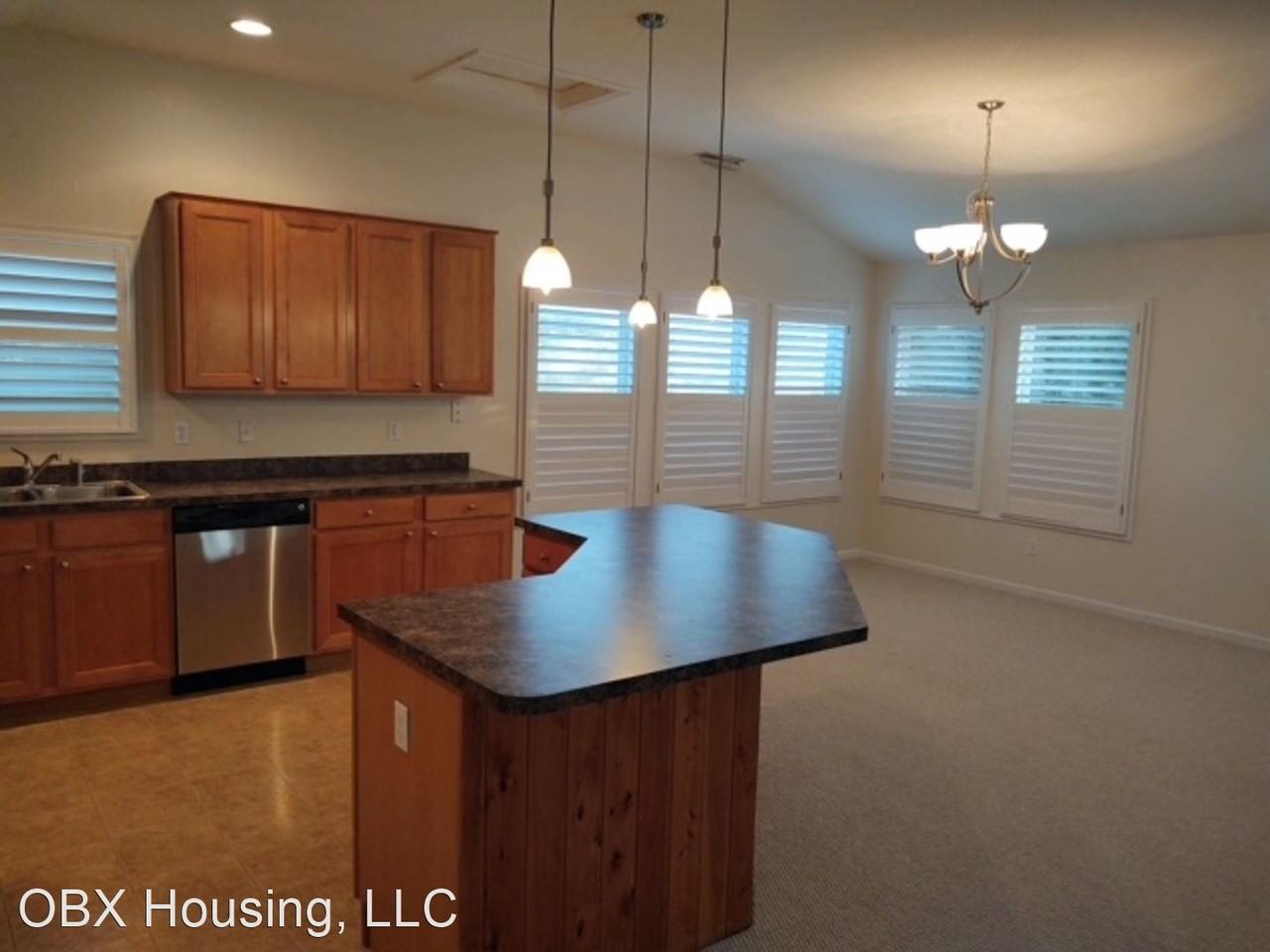 105 Collins Ct - Photo 2 of 9