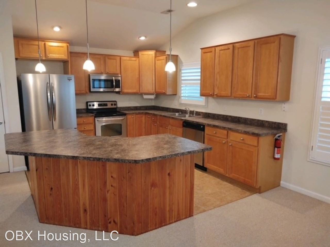 105 Collins Ct - Photo 3 of 9