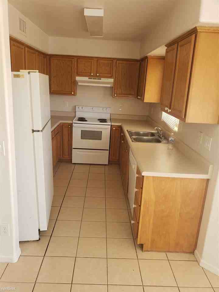 15311 S Moon Valley Rd - Photo 3 of 12