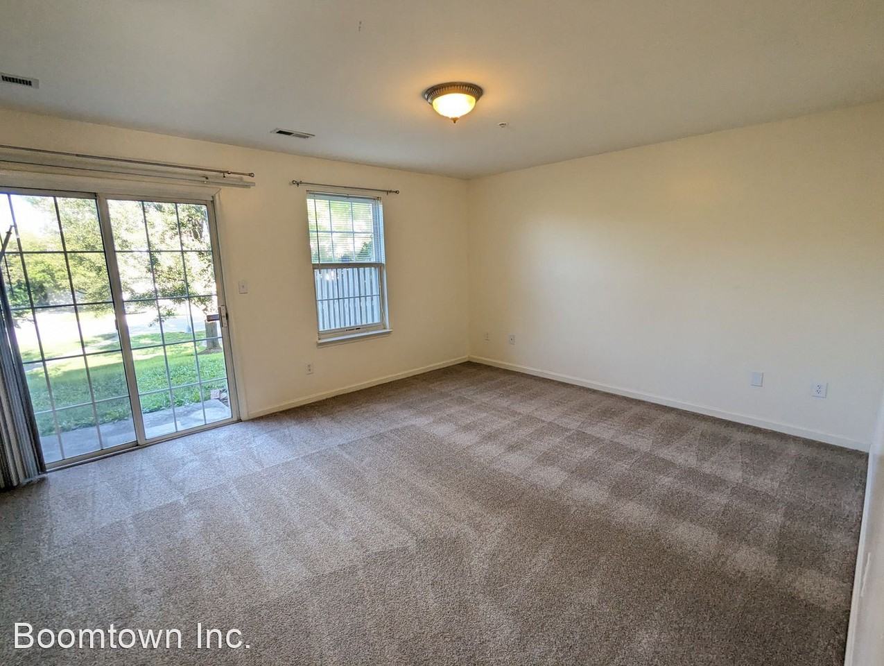 905 Turning Point Ct - Photo 3 of 50