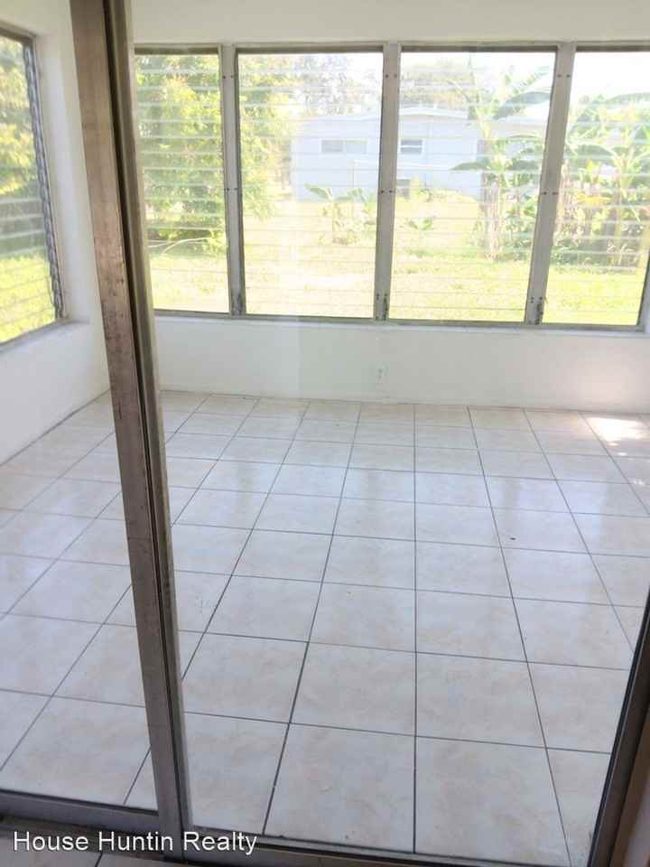 5102 Allamanda Dr - Photo 3 of 9