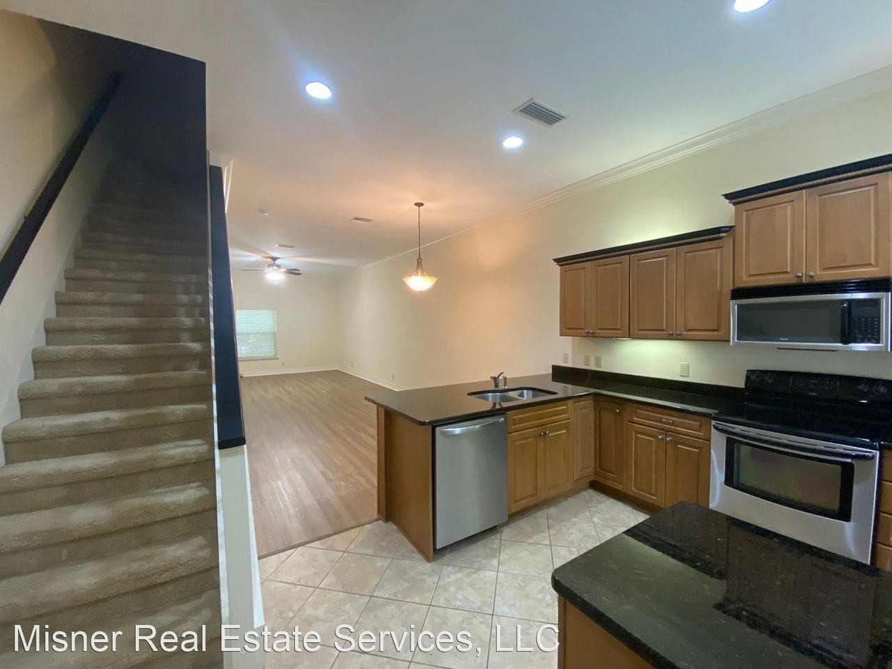 1510 SW 25th Place - Photo 2 of 11