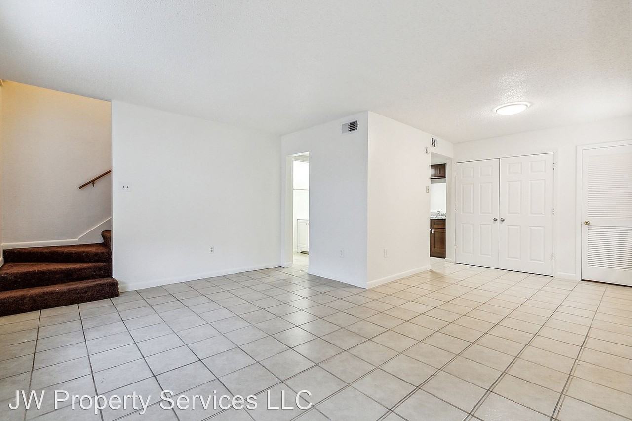 312 Ruby St. - Photo 2 of 13