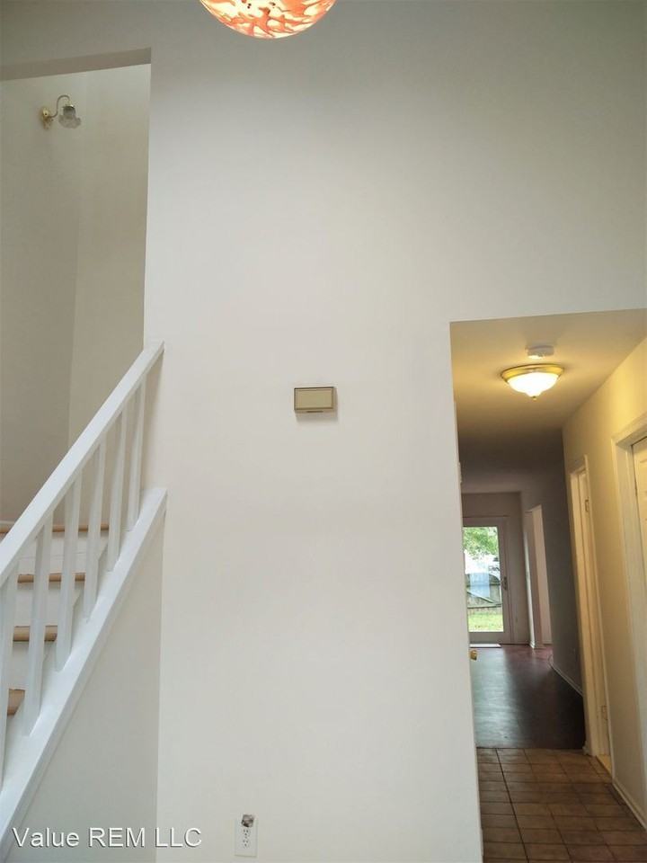 11 Saffron Dr - Photo 2 of 23