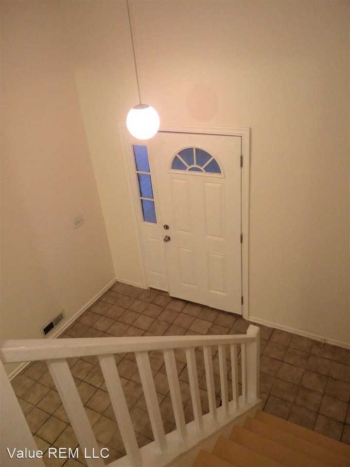 11 Saffron Dr - Photo 3 of 23