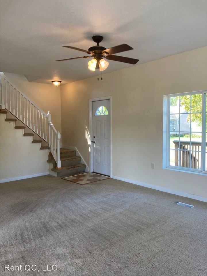 1803 43rd St - Photo 3 of 14