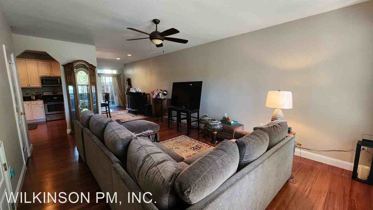 267 Cameron Station Blvd - Photo 2 of 21