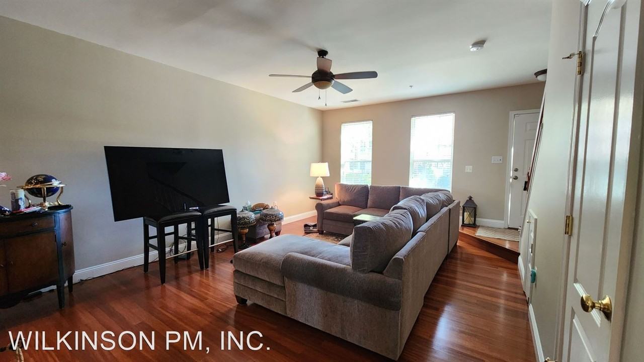 267 Cameron Station Blvd - Photo 3 of 21