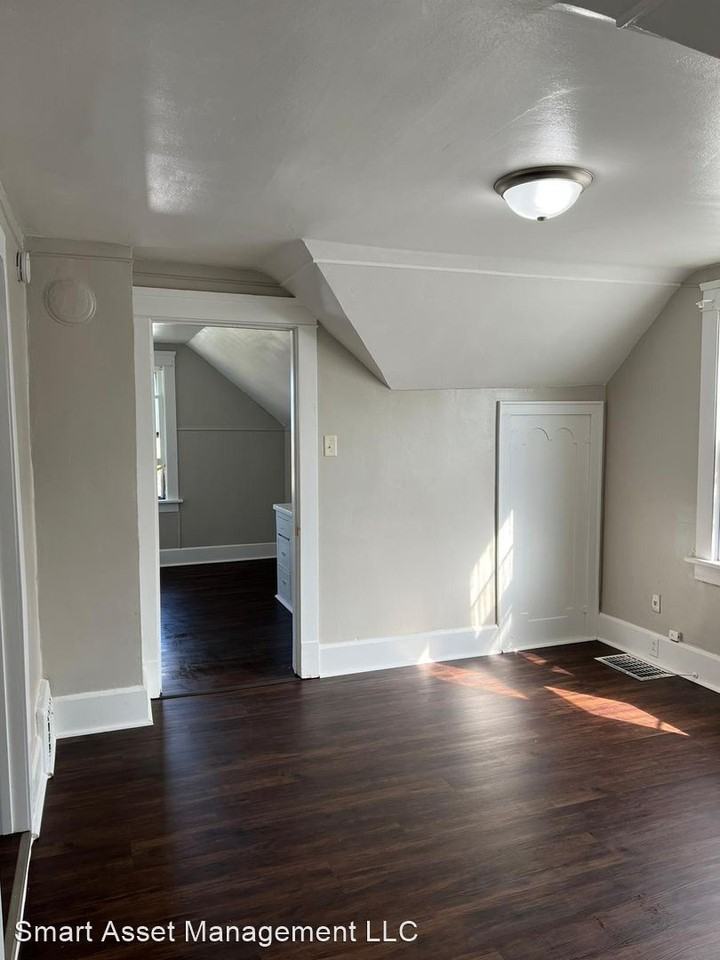 2113 Blake Ave. - Photo 2 of 13