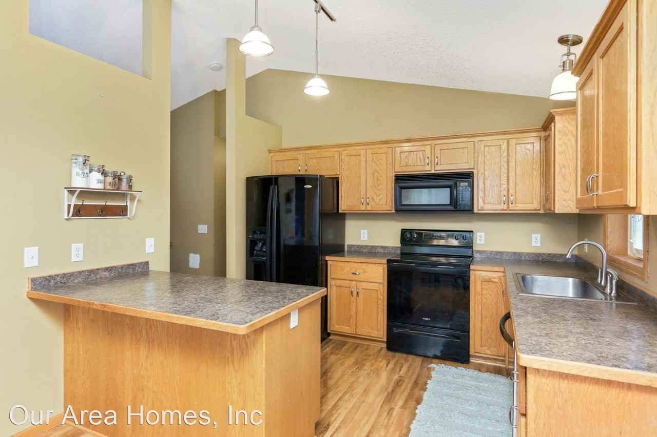 15526 Iodine St Nw - Photo 3 of 9