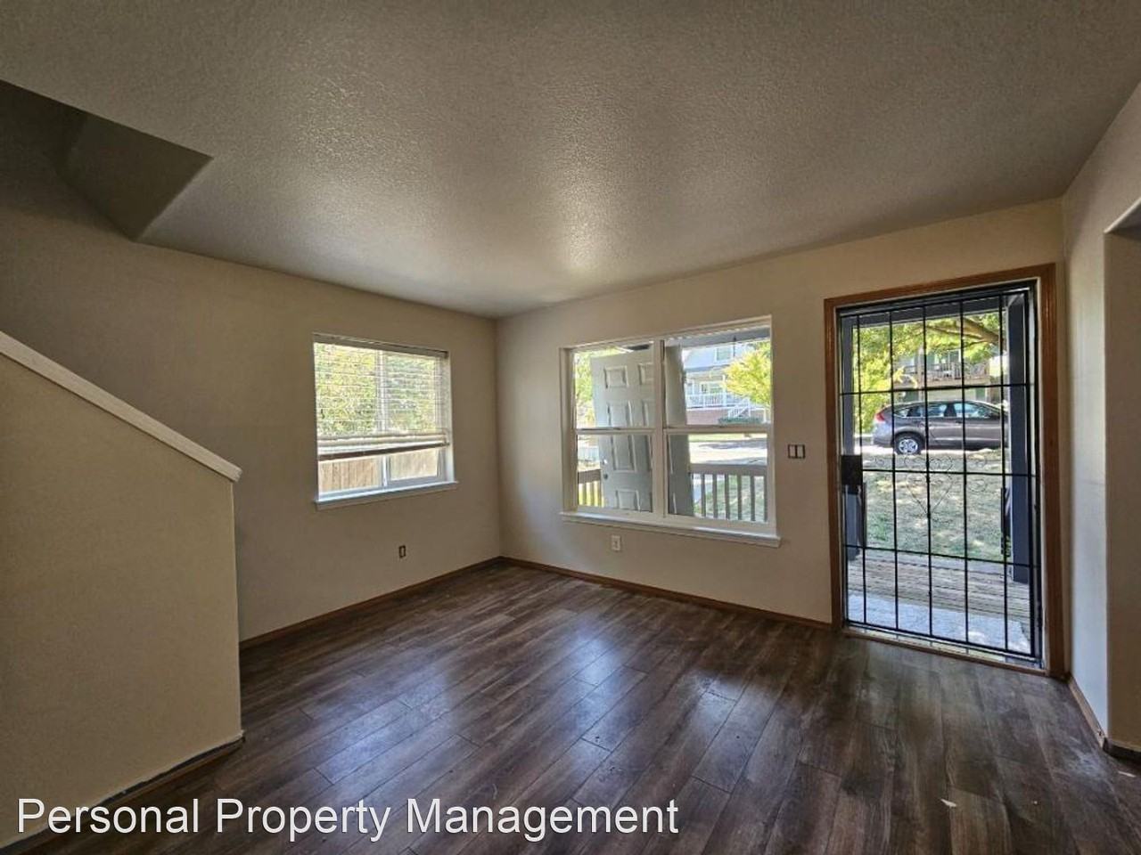 1210 W 22nd St - Photo 2 of 14
