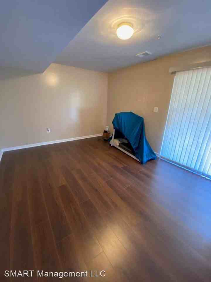 7512 Oakpost Ct - Photo 3 of 21