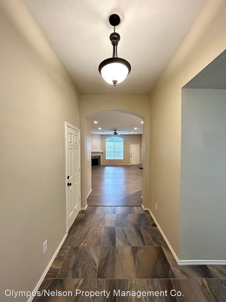 7031 Shasta Sq - Photo 2 of 36