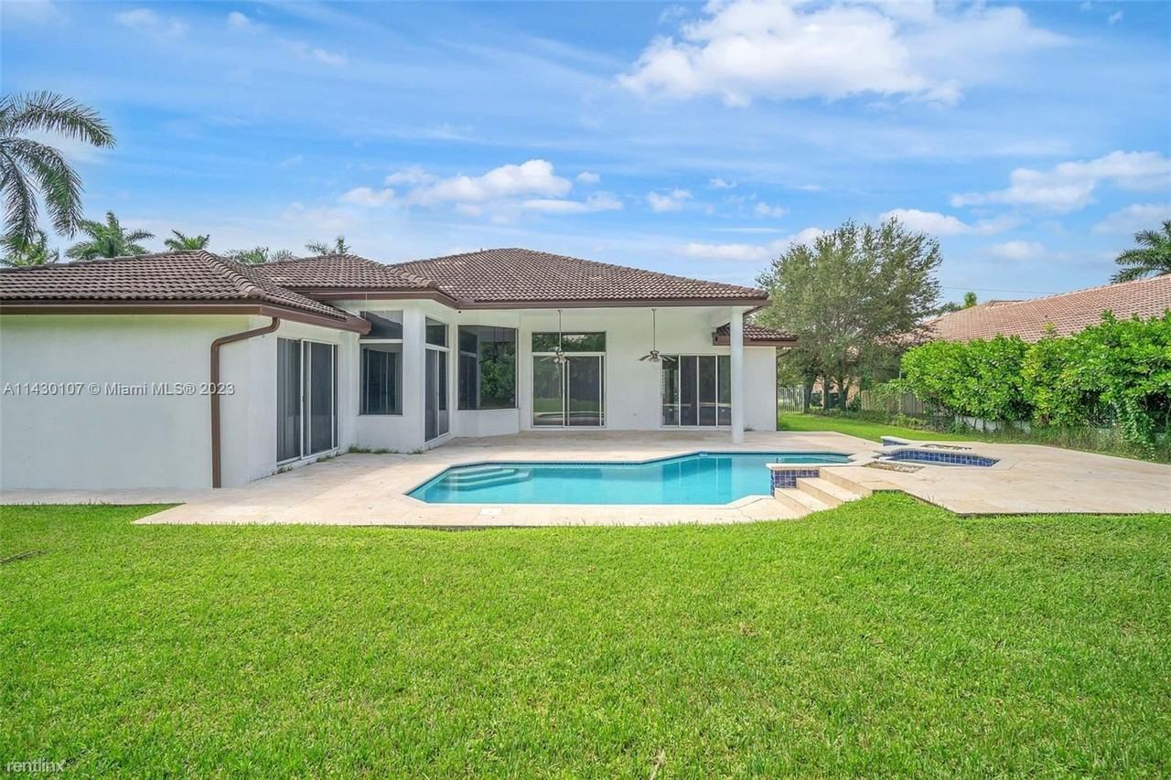 611 Ranch Rd - Photo 2 of 24