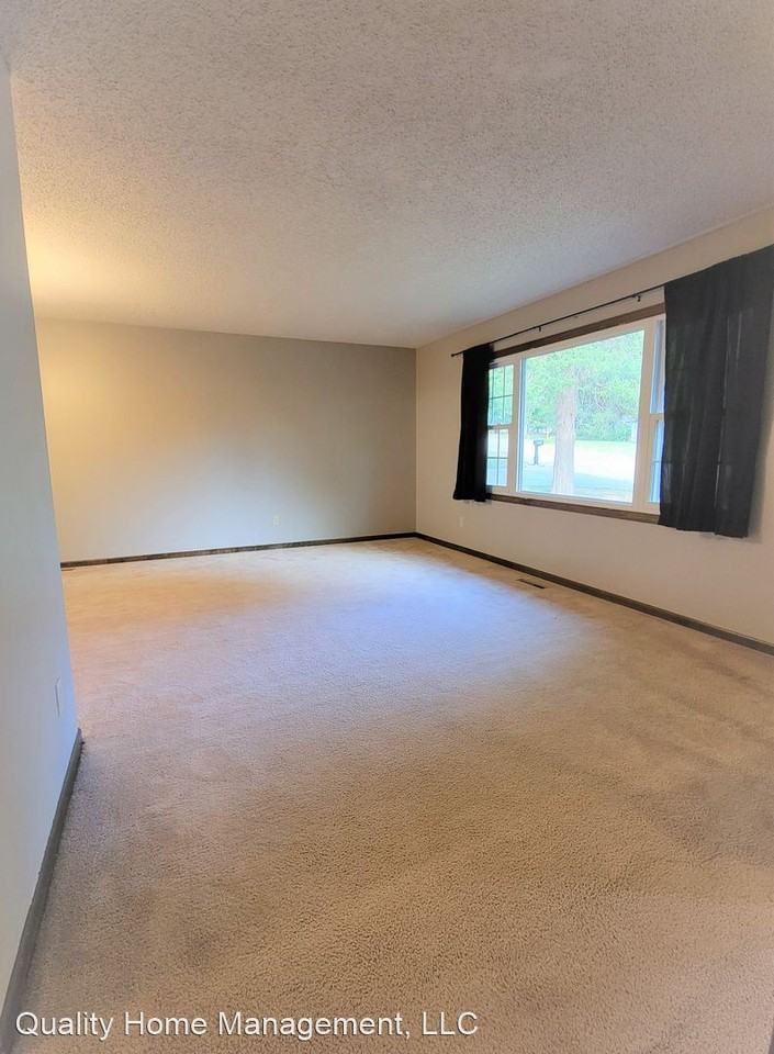 3434 Chimney Rock Rd - Photo 3 of 36