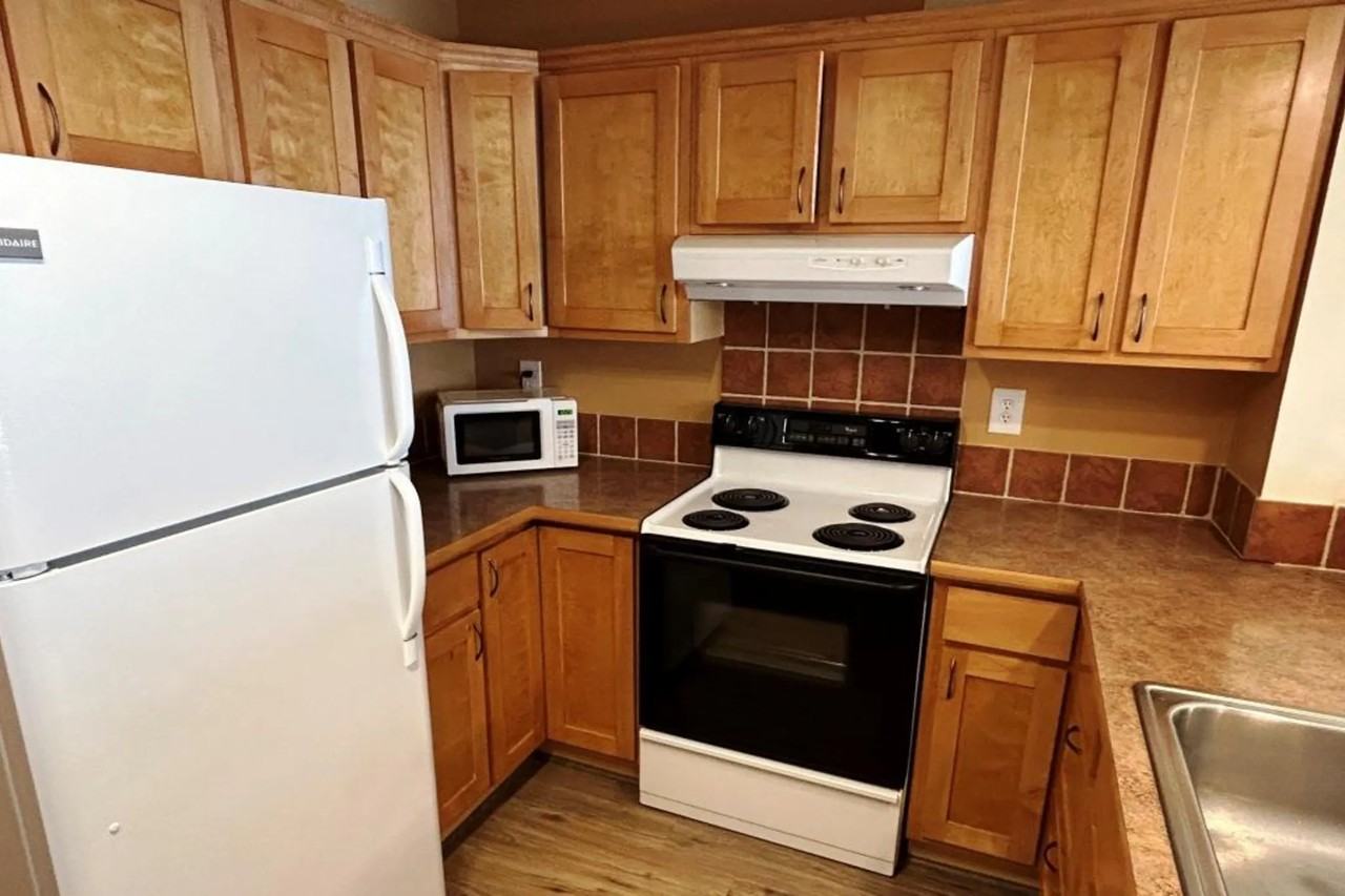 831 Bloomfield Village Blvd - Photo 3 of 12
