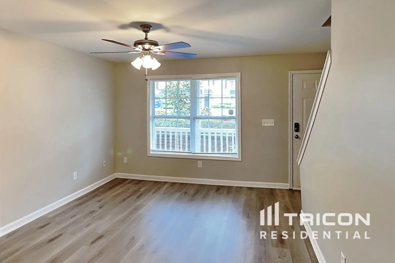 402 402 W I Parkway Dallas GA - Photo 3 of 11