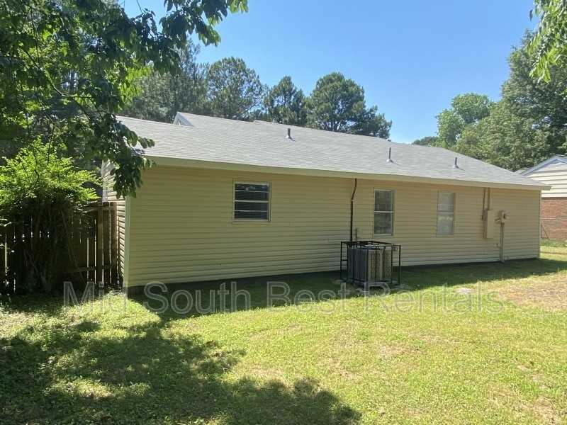 5244 Bradcliff St - Photo 2 of 8