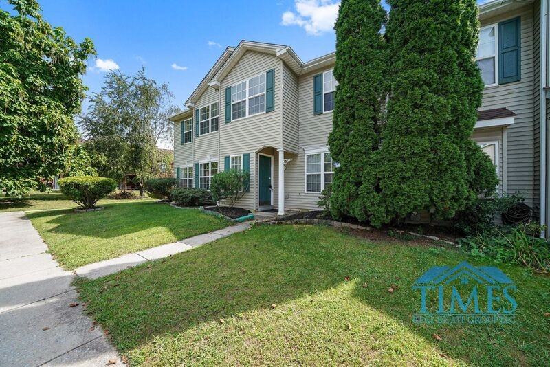 142 Hawthorne Ct - Photo 2 of 31