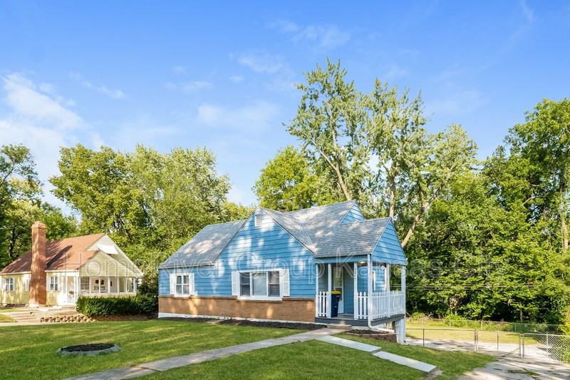 5047 Ne Marvin Rd - Photo 2 of 17