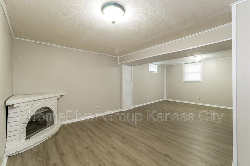 5047 Ne Marvin Rd - Photo 3 of 17