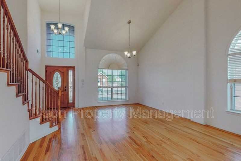 8705 Silvercrest Ct Nw - Photo 5 of 30