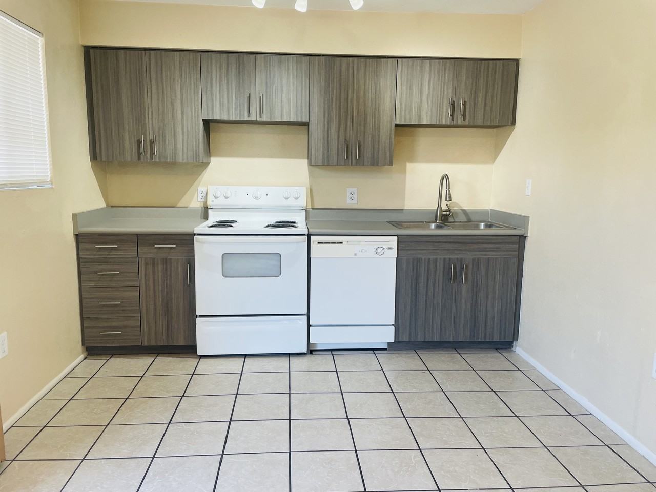 3828-3834 N Park Ave - Photo 3 of 20