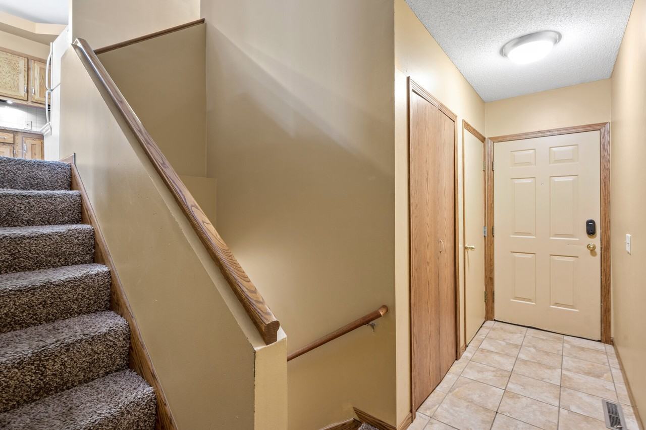 411 Whispering River Ln - Photo 5 of 45