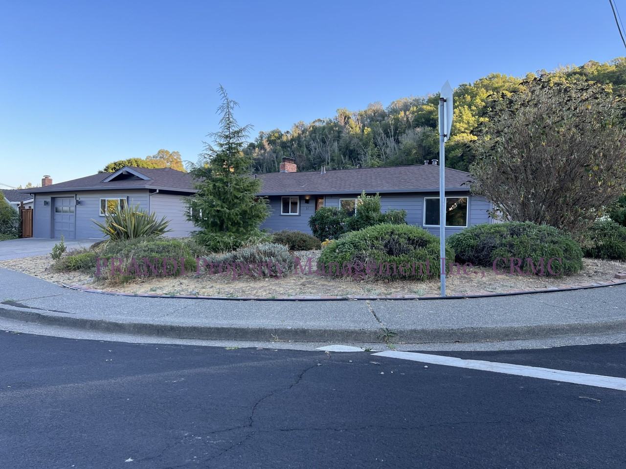 51 Robinhood Dr - Photo 2 of 30