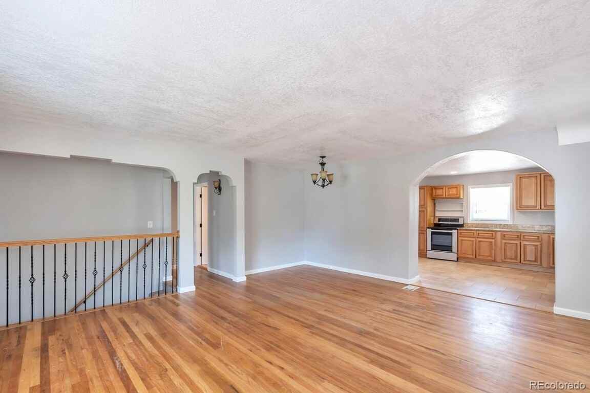 3046 N Milwaukee St - Photo 3 of 13