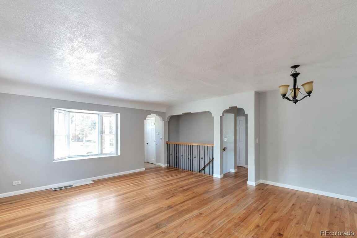 3046 N Milwaukee St - Photo 2 of 13
