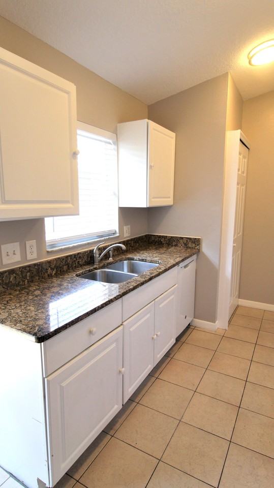 5525B Palmer Blvd - Photo 3 of 13