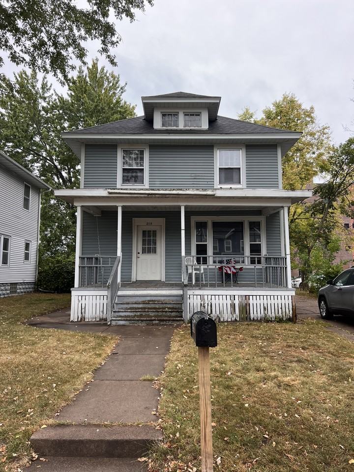 215 Chippewa St - Photo 2 of 22