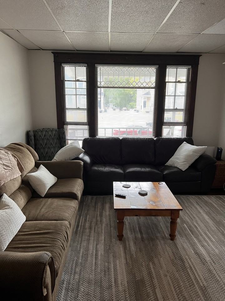 215 Chippewa St - Photo 2 of 21
