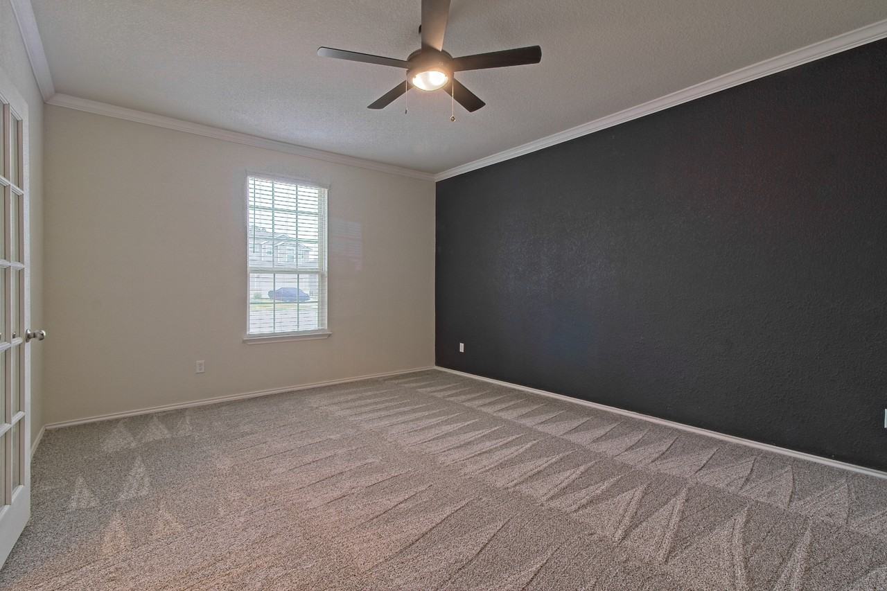 601 Hummingbird Ln - Photo 6 of 35