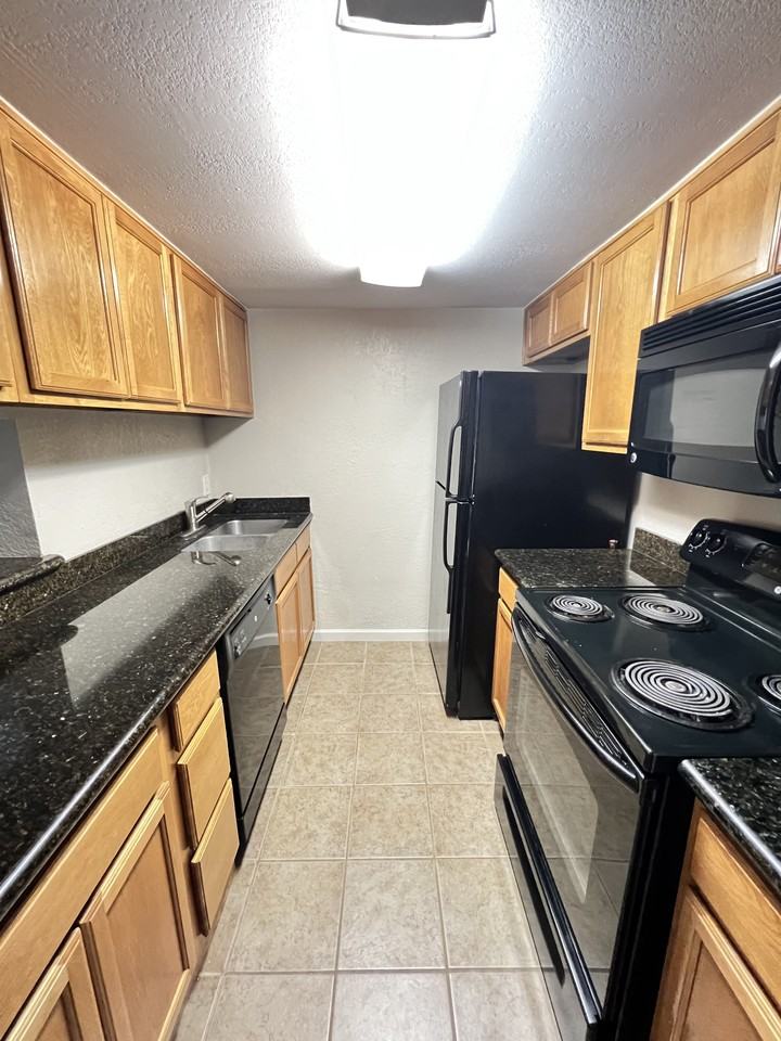 10300 W Winston Ave #11 - Photo 2 of 15